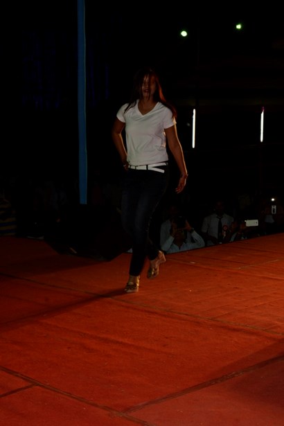 FASHION SHOW